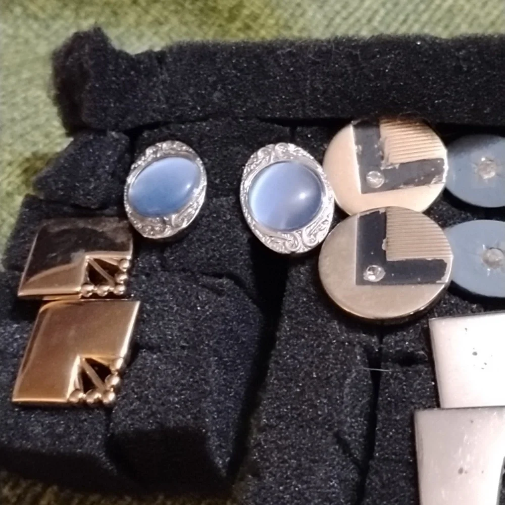 Elegant Silver and Black Cufflinks Sets(9)